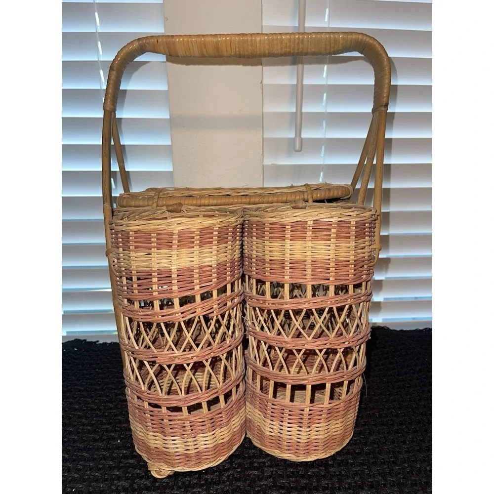 Vintage MCM Wicker Woven Picnic‎ Basket 2 Wine Bottle Holder Handle & Lid W/Red